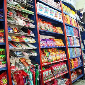 Snacks, golosinas y provisiones
